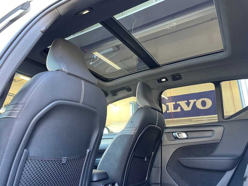 Volvo  P8 Twin R-Design AWD